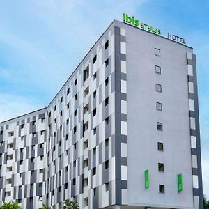 ホテル Ibis Styles Accra Airport Exterior photo