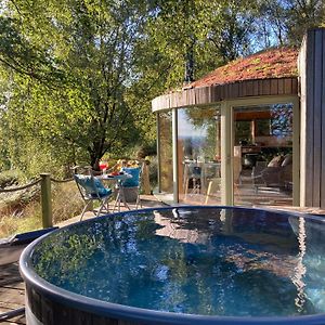 Luxury Romantic Roundhouse And Hot Tub For Two グラスゴー Exterior photo