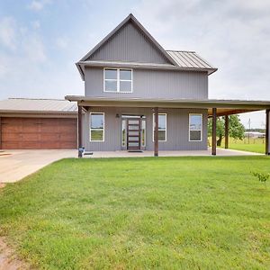 Modern Bryan Farmhouse On 1 Acre With Hot Tub!ヴィラ Exterior photo