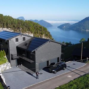 Villa Mit Blick Auf Vierwaldstaettersee エメッテン Exterior photo