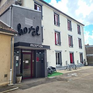 Logis Hotel Du Cirque Troyes Centre Historique Exterior photo