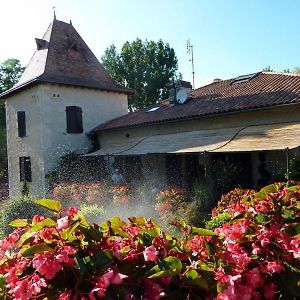 ホテル Moulin Rouhaud Montboyer Exterior photo