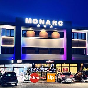Monarc Boutique Aparthotel - Self Check-In ヤシ Exterior photo