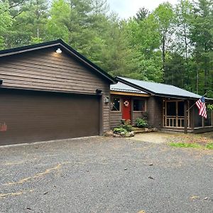 Glenfield Camp Pinecone In Brantingham, Nyヴィラ Exterior photo