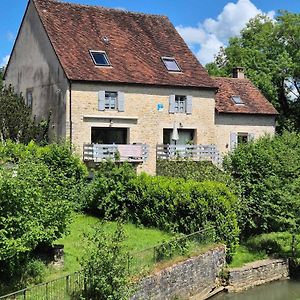 Saint-Germain-lès-Arlay Au Lavoir Du Serein "La Billaude" Et "La Langouette" Bed & Breakfast Exterior photo