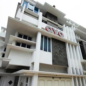 Oyo 716 Iciw Iciw Exclusive Homestay バンダールランプン Exterior photo