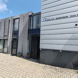 Aqua Apartman Satu Mareアパートメント Exterior photo