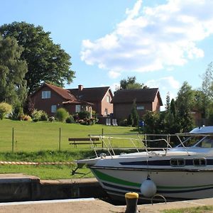 An Einer Schleuse Gelegene Ferienwohnung Mit Grundstueck Direkt Am Wasser ヴェセンベルク Exterior photo