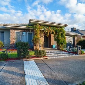 Elegant Family Retreat With Home Office Woolert Exterior photo