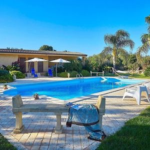 マリネッラ Ferienhaus In Castelvetrano Mit Gepflegtem Gartenヴィラ Exterior photo