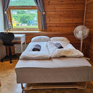 2 Bedrooms - Apartment 307 Near Kristiansand ヴェネスラ Exterior photo