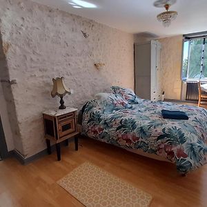 Cartelegue Chambre 3 Le Clos Des Quatre Lieues Bed & Breakfast Exterior photo