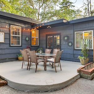 Tacoma Retreat With Fire Pit - Walk To Lake Access!ヴィラ Exterior photo