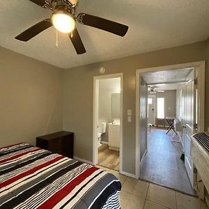 One Bed 1 Bath With Full Kitchen Near Fort Sill ロートン Exterior photo