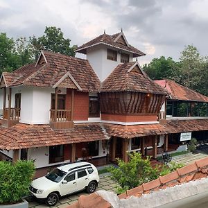 Kochi Vajra Ayurveda And Yoga Retreatアパートホテル Exterior photo