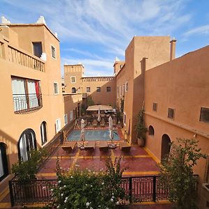 アイット・ベン・ハドゥ Kasbah La Cigogne Bed & Breakfast Exterior photo