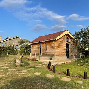 Heni VillageCosy Wood Cabin For 2 In Naivasha! Elwai Visitor Centreアパートメント Exterior photo