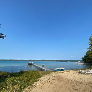 Kewadin Torch Lake Blue 4Bdr Beachfront House ➠ 2364ヴィラ Exterior photo