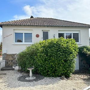 Renovated French Village Pavilion House - A Home For Your Next Holiday Saint-Fraimbault-sur-Pisse Exterior photo