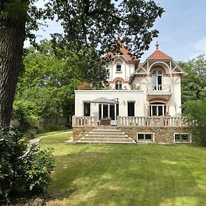 Villa Des Chenes Au Vesinet, A 20 Min De Paris Le Vésinet Exterior photo