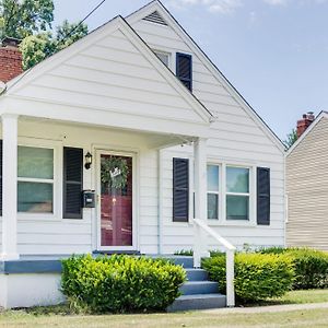 Spacious 4Br Home With Cozy Vibes In ルイスビル Exterior photo