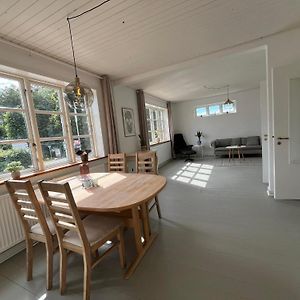 Charming Apartment Close To Lovely Beach In フ ァボルグ Exterior photo