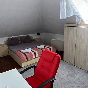 2 Rooms Apartment Airy & Bright Bucium View ヤシ Exterior photo