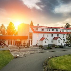 Gistihusith - Lake Hotel エイイルススタジル Exterior photo