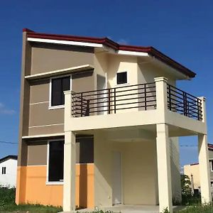 2-Bedroom Transient House Or Apartment Near Tagaytay Casile Exterior photo