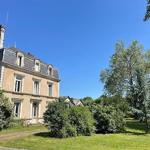 Montbron Maison Dans Un Parc Arboreヴィラ Exterior photo