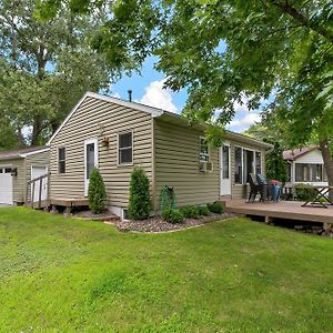 Lindstrom Lakefront, Wildlife Cabin Retreat - Pelican Bay Cabinヴィラ Exterior photo