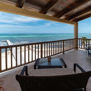 Residences At Barrier Reef 1-1C Oceanfront 2 Bedroom By Stay Floreo サン・ペドロ Exterior photo