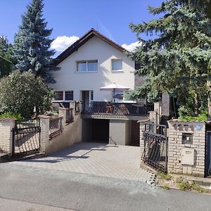 Cozy Gardens Apartments In プラハ Exterior photo