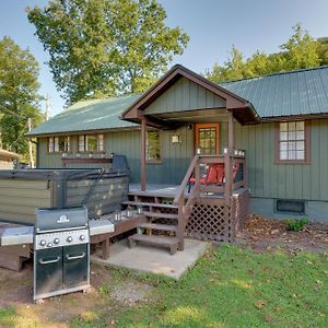 Hillsgrove Cabin With Private Hot Tub And Fireplace!ヴィラ Exterior photo