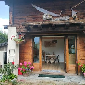 Les TrabetsBeau Studio Dans La Vallee De Chamonixアパートメント Exterior photo