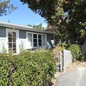 Diamond Harbour Waipapa - The Heart Of The Harbour Bed & Breakfast Exterior photo