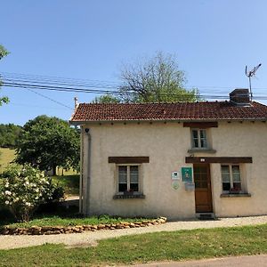 Orbigny-au-Val Charmante Maison Bio Avec Jardin Pres Du Lac De La Liez - Fr-1-611-15ヴィラ Exterior photo