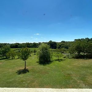 Saint-Caprais-de-Bordeaux Chateau Canteloup Bed & Breakfast Exterior photo