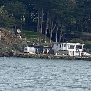 ホテル Carriage House Waterfront On Tomales Bay With Dock Marshall Exterior photo