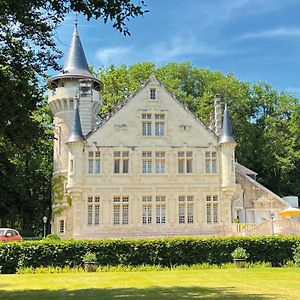 Boussageau Chateau Picol Entre Futuroscope Et Chateaux De La Loire Bed & Breakfast Exterior photo