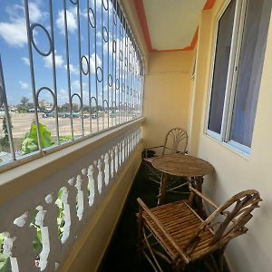 Kikoneni Hamaraytravel Bed & Breakfast Exterior photo