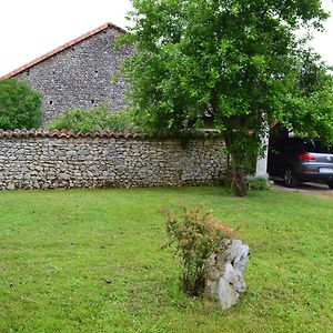 Vouthon Maison De Plain-Pied Avec Jardin Clos, Jeux Enfants, Velos, Animaux Acceptes, Proche Montbron - Fr-1-653-6ヴィラ Exterior photo