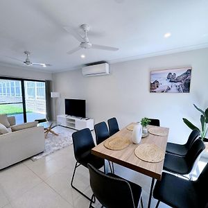 Theme Park Retreat Coomera 5 Beds Villa ゴールドコースト Exterior photo