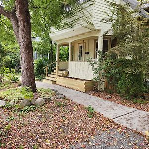 Cozy 3 Bedroom House In Downtown イサカ Exterior photo