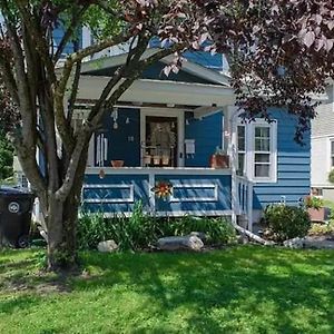 Charming 1925 Craftsman Home ポキプシー Exterior photo