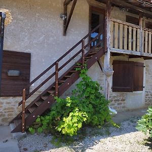 Chambres D'Hotes Aux Petits Belezins サンタムール Exterior photo