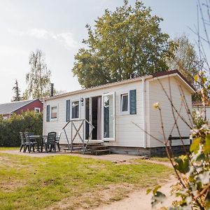 Well  Nice Chalet In A Holiday Park With Swimming Pool On The Leukermeerヴィラ Exterior photo