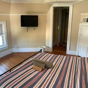 Nice Room In Federal Hill, Downtown With Shared Bathroom And Kitchen Cc プロビデンス Exterior photo