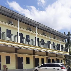 Urbanview Homestay Fira Syariah Muaraenim Exterior photo