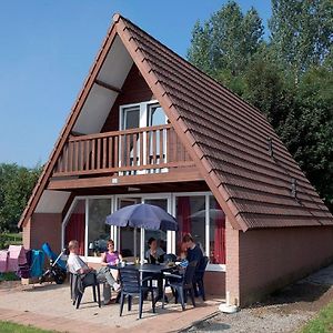 Susteren Bungalow in a holiday park near Maastrichtヴィラ Exterior photo